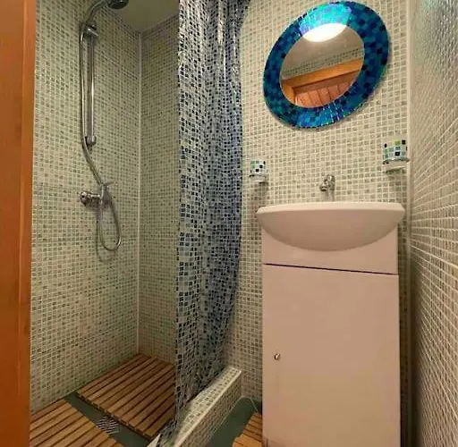 Bådhotel Na Hrote Ostrova Dobrodruzne Byvanie Na Hausbote *