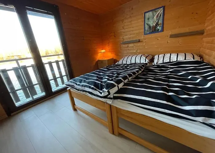 Na Hrote Ostrova Dobrodružné Bývanie Na Hausbóte * Bratislava