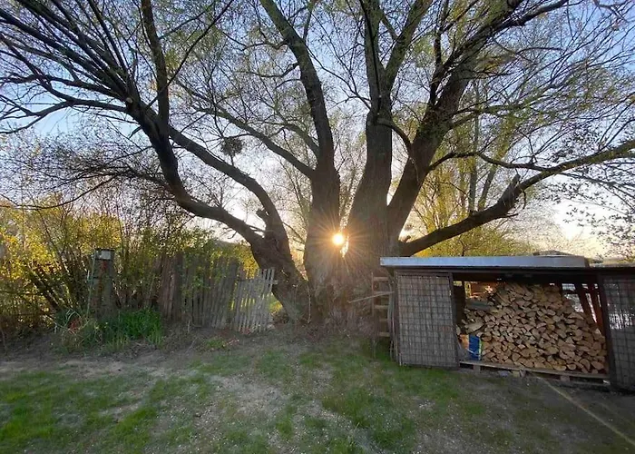 Na Hrote Ostrova Dobrodružné Bývanie Na Hausbóte