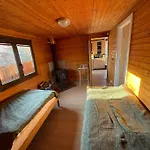 Na Hrote Ostrova Dobrodruzne Byvanie Na Hausbote 船屋 布拉迪斯拉发